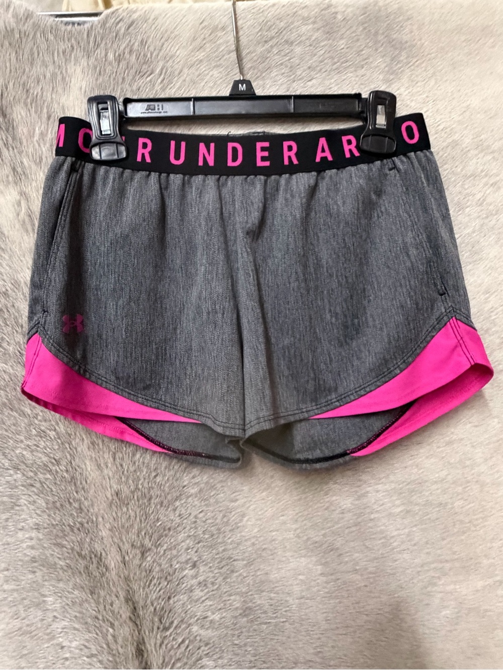 Under Armour Women’s Gray Athletic Shorts size medium Hot Pink Accents